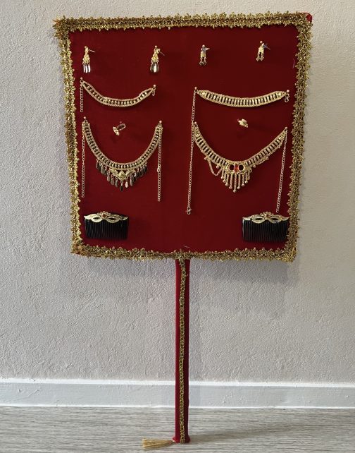 PANNEAUX AVEC BIJOUX – Image 3